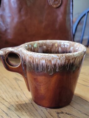 Hull Pottery Brown Drip-Glaze Ceramic Coffee Mug 3 1/2 Inches Tall